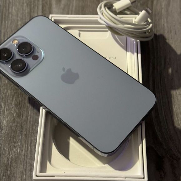 iCloud Unlocking (iPhone 13)
